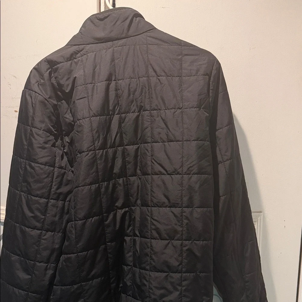 The North Face Men's Quilted Black Puffer Jacket - Picture 5 of 5